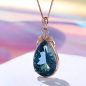 Preview: Luxuriöse Halskette mit 6 Karat blauem Saphir-Kristall und Diamant-Anhänger – Roségold-Halskette