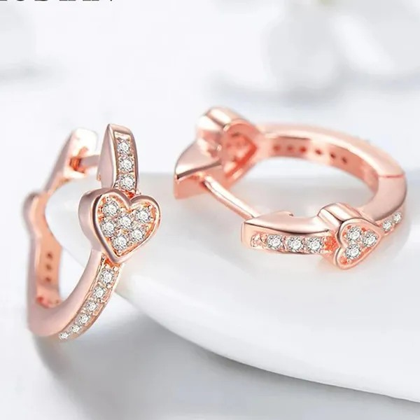 Exquisite Moissanit-Herz-Creolen in Roségold