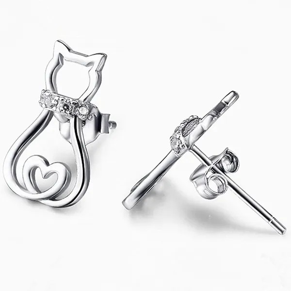 Versilberte, süße Katzen-Ohrstecker – Moissanit-inspiriertes Hohldesign