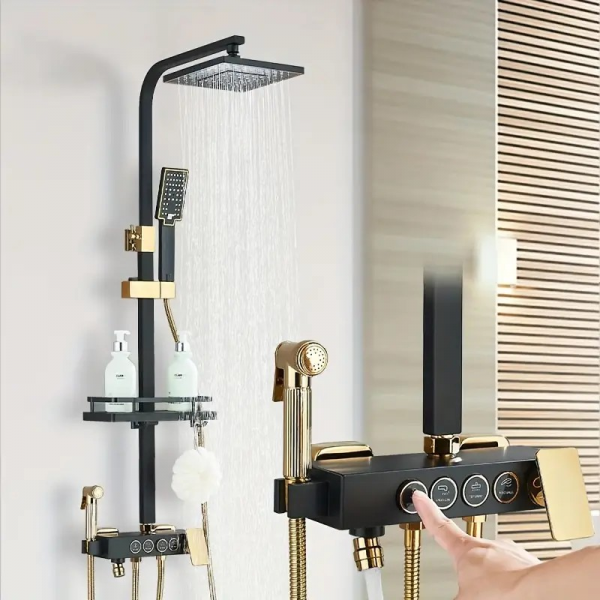 Luxuriöses Duschsystem in Schwarz und Gold